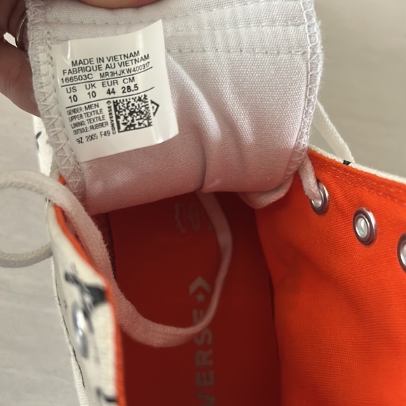 Limited edition Converse shoes - Picture 4 of 5